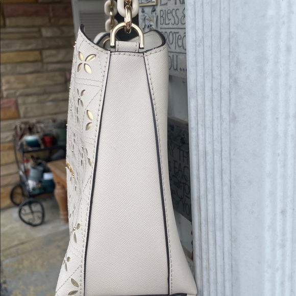 🤍NEW🤍Michael Kors White and Gold Shoulder Bag - Picture 5 of 14
